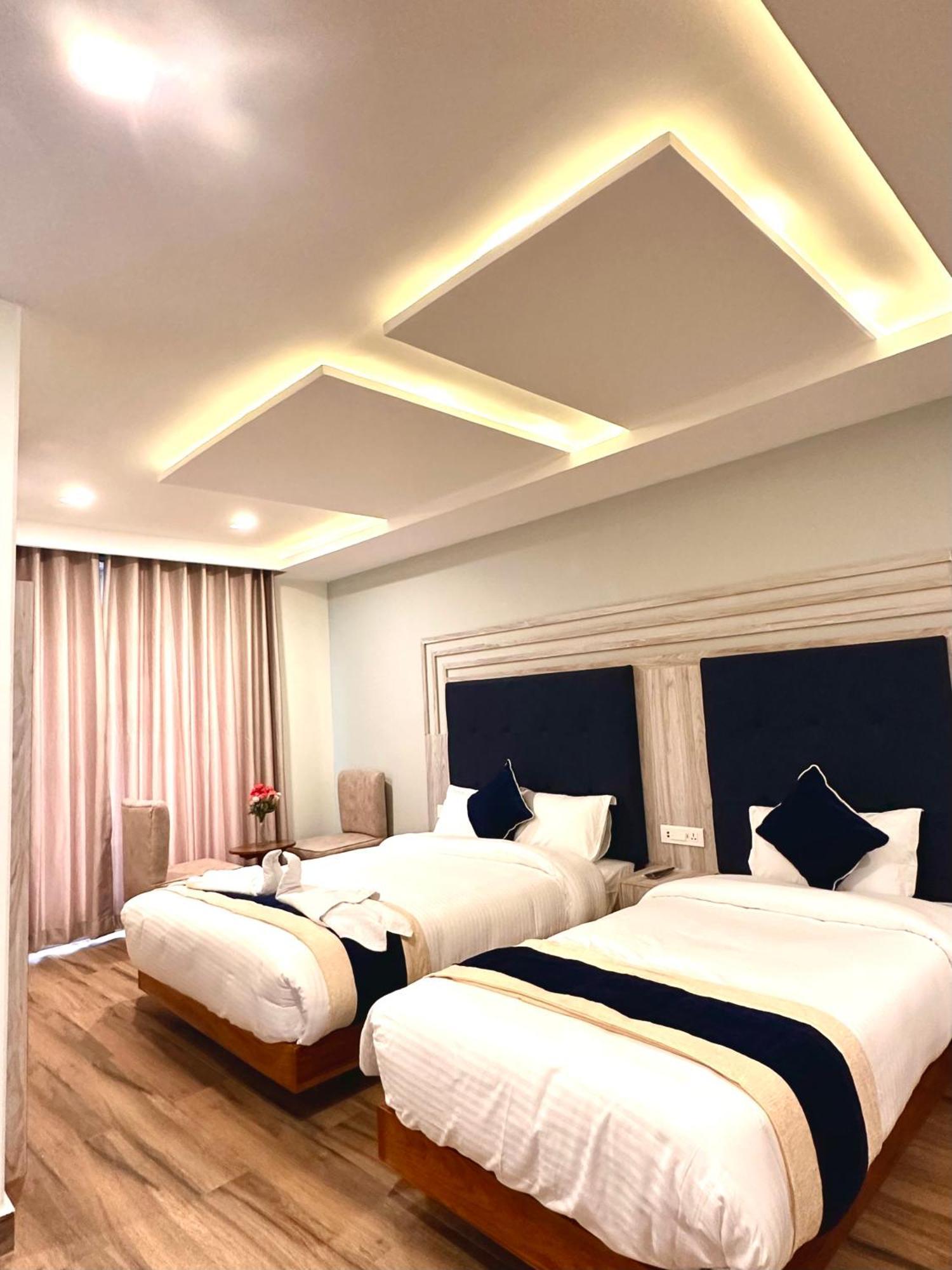 Hotel Adam Покхара Экстерьер фото
