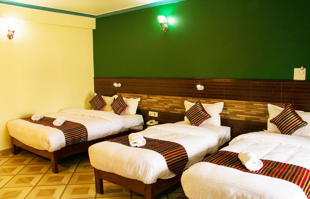 Hotel Adam Покхара Номер фото