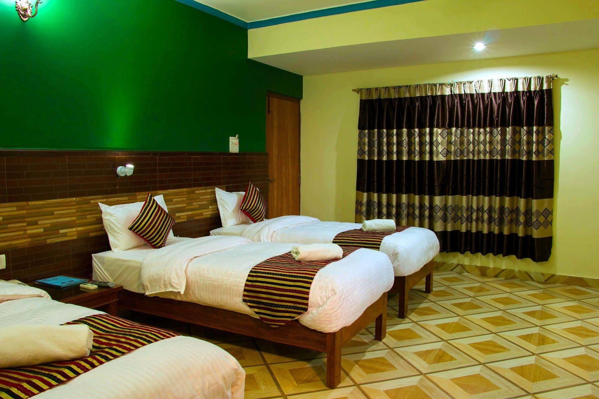 Hotel Adam Покхара Экстерьер фото